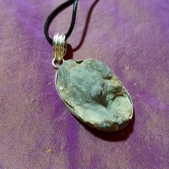 Desert rose druzy pendant necklace stone shiny glittery handmade jewelry silver - Picture 4 of 5